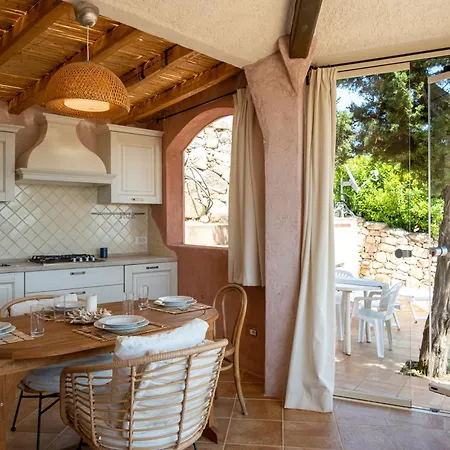Cala Di Volpe Vista Mare E Piscina 펜션